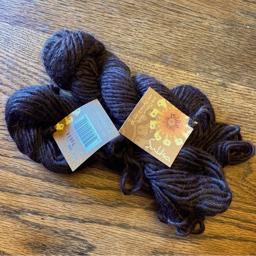 Sulka merino wool alpaca silk blend yarn new spin in PERU two skeins deep brown